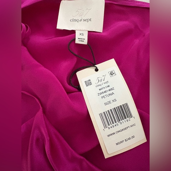 NWT CINQ A SEPT: MARTA CAMI IN PETUNIA
SIZE: XS
NEW WITH TAGS - Picture 4 of 5